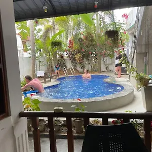 Yolanda Aparthotel
